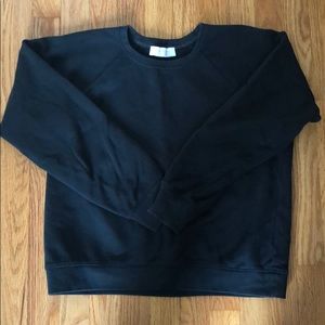 Everlane black sweatshirt